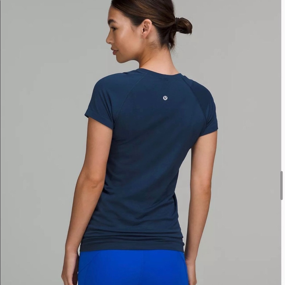 Lululemon Swiftly Tech Short Sleeve Shirt. Mineral Blue  color. Size 4